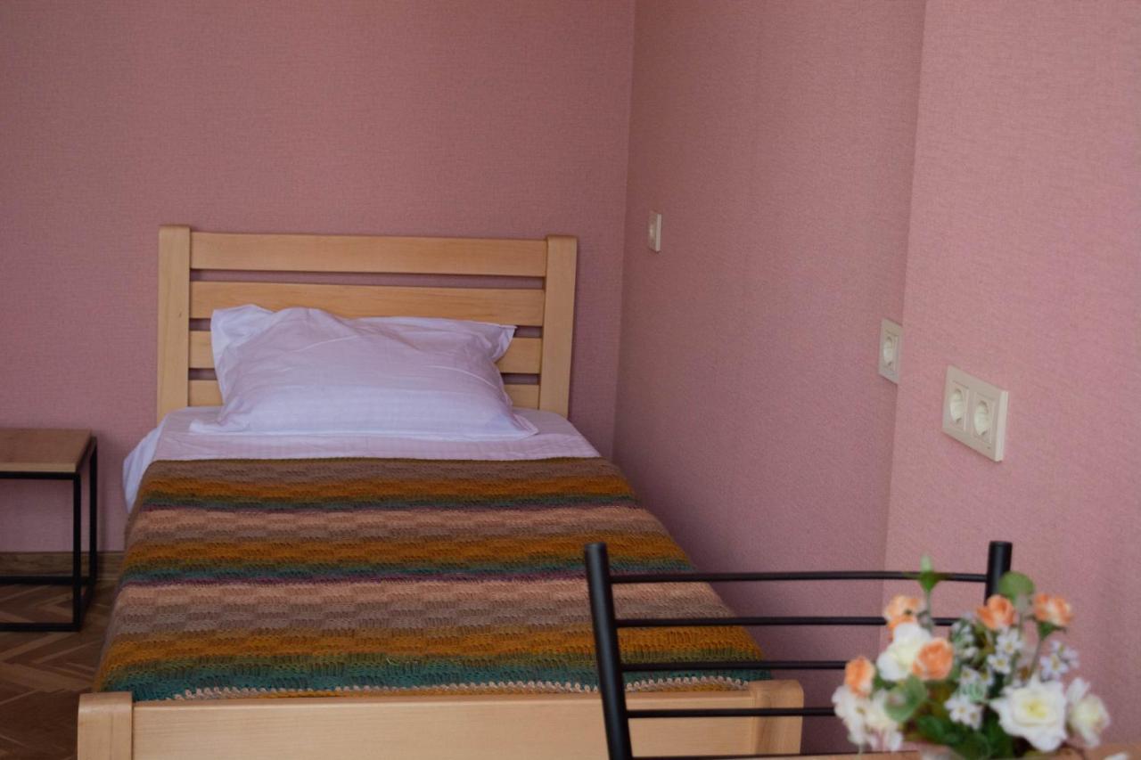 Sunflower Hotel Tbiliszi Kültér fotó